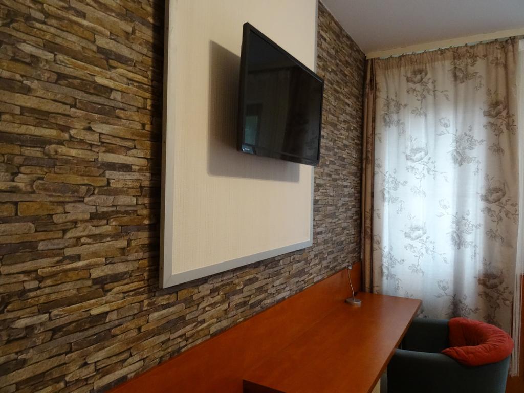 Fortuna Hotel Μίσκολτς Δωμάτιο φωτογραφία