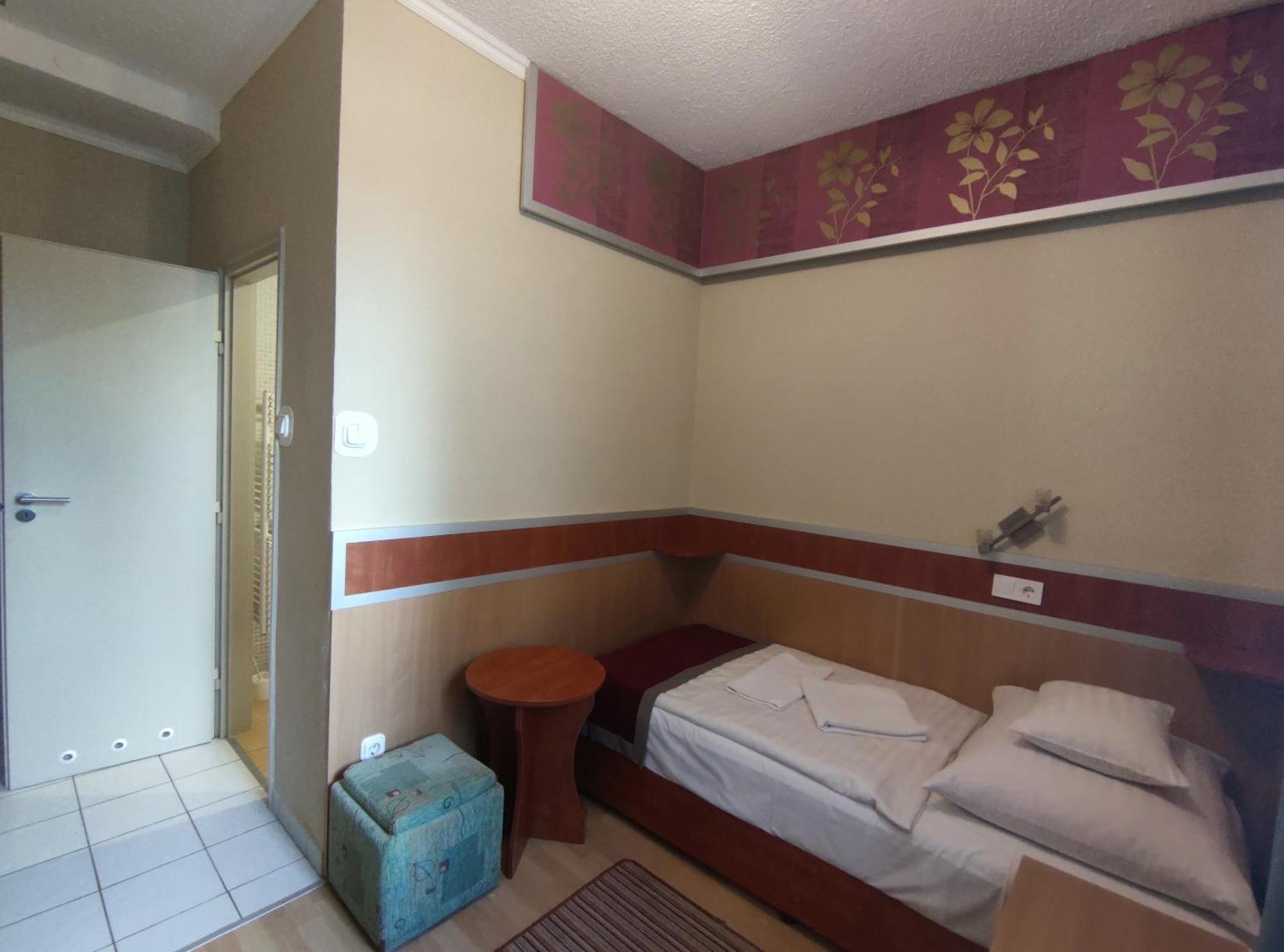 Fortuna Hotel Μίσκολτς Εξωτερικό φωτογραφία